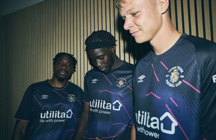 Luton reveal new third strip as a tip of the hat to Kenilworth Road ...