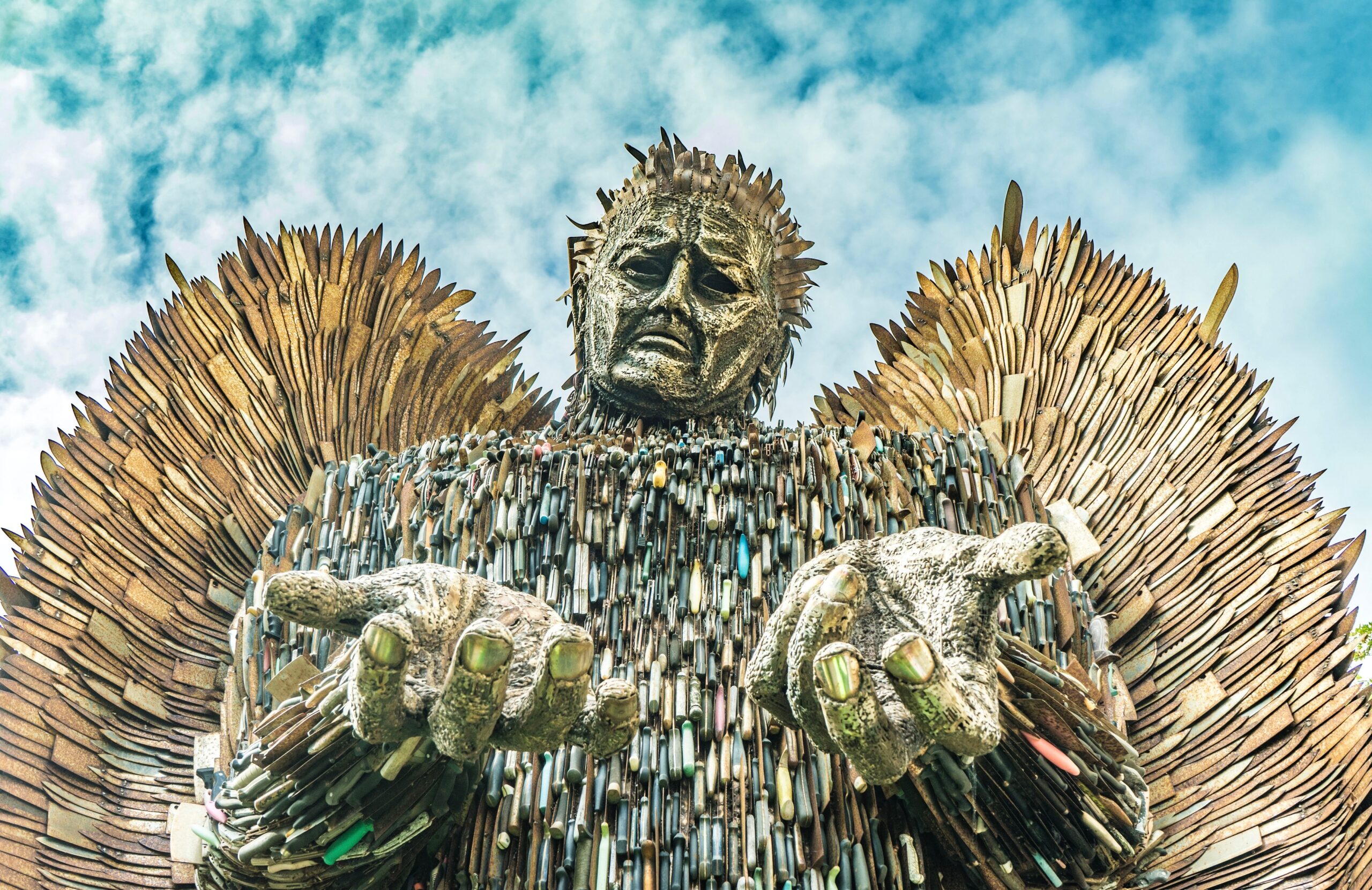 Knife Angel sculpture to arrive in Luton as memorial to lost lives ...