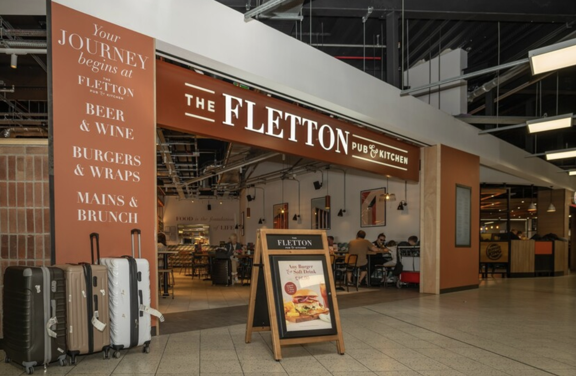 Luton Airport unveils new landside pub among four new shops - The Lutonian Luton Airport unveils new landside pub among four new shops - The Lutonian